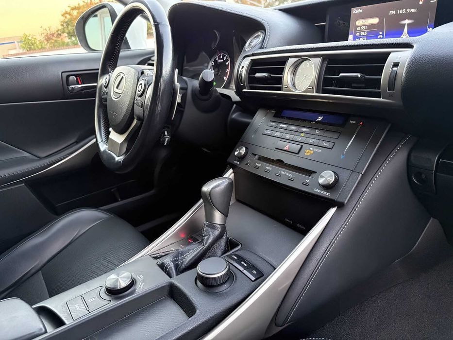 Lexus IS 250      2015