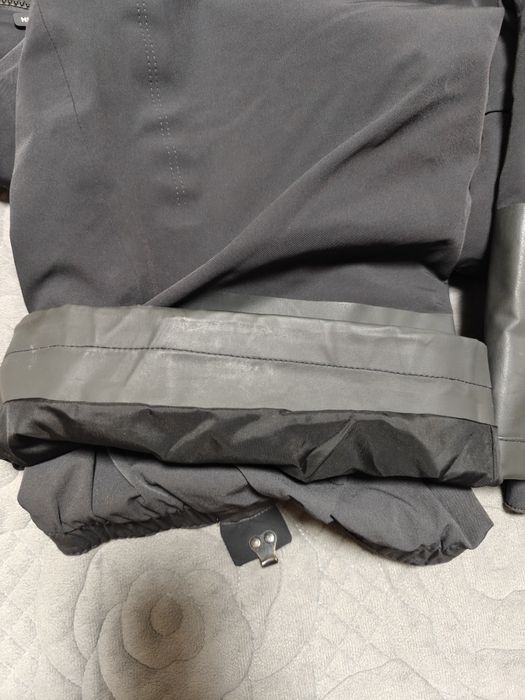 Оригінальні лижні штани Helly Hansen.
