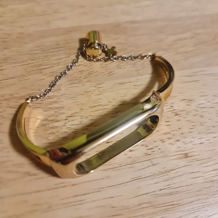 Pozłacana bransoletka na opaskę sportowa