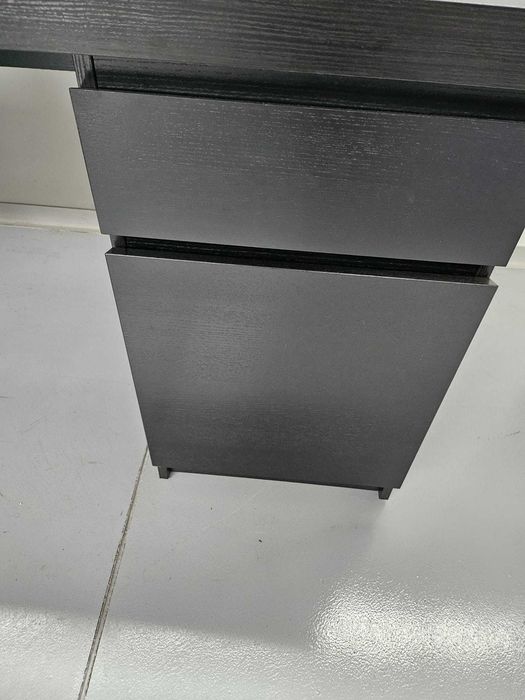 SECRETARIA COMO NOVA EM COR PRETA