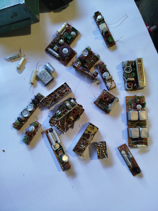 Продам радіо деталі, рація.