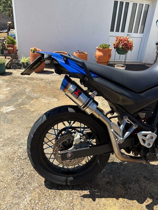Yamaha XT 660R – Bom estado – Com escape desportivo e original