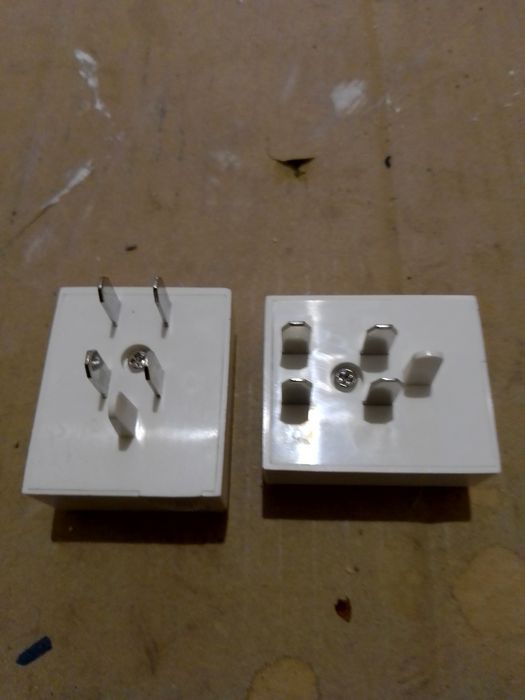 Вилки телефонные.