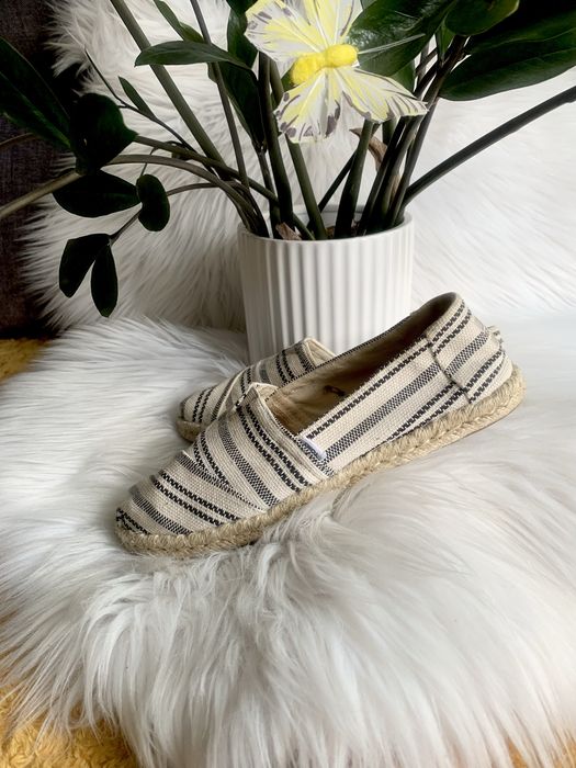 Toms 37 biało-czarne espadryle