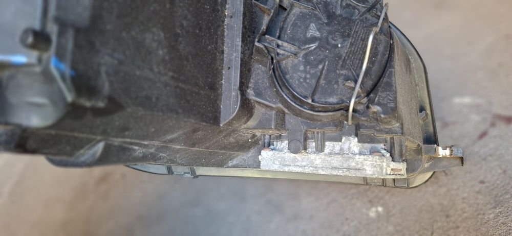 Lampa ksenon audi a3 8P