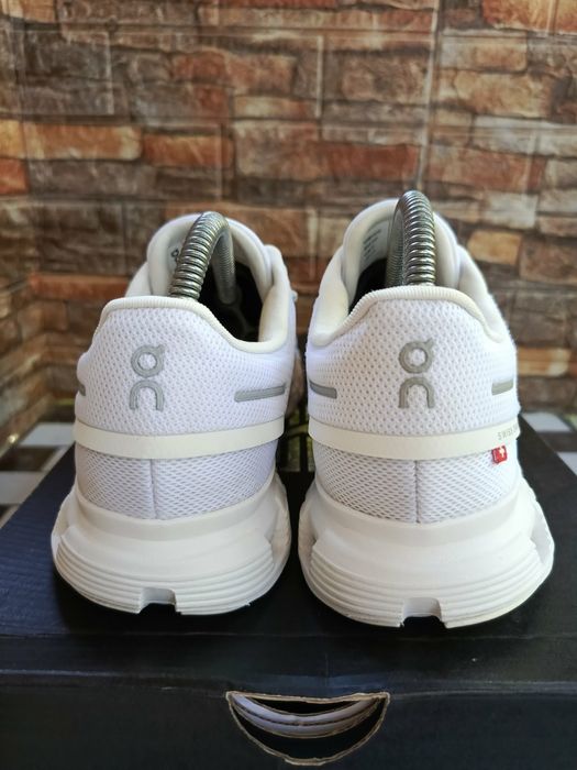 кросівки On-cloud (41р 26 см)