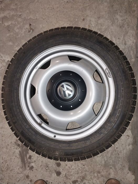 Оригінальні диски Фольксваген R17 215/60..Стан близький до нового