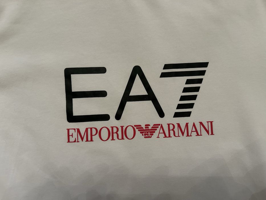 Футболка Emporio Armani AE7