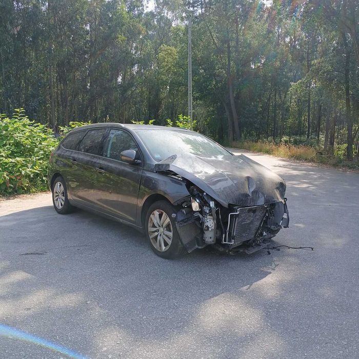 Peugeot 308 SW 1.6HDi de 2017 - Peças Usadas