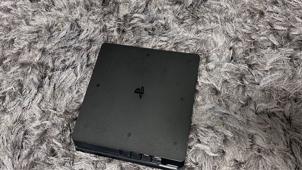 Ps 4 slim 500gb нова з одним джойстиком (білий)-робочий