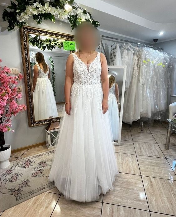 Suknia ślubna wraz z welonem