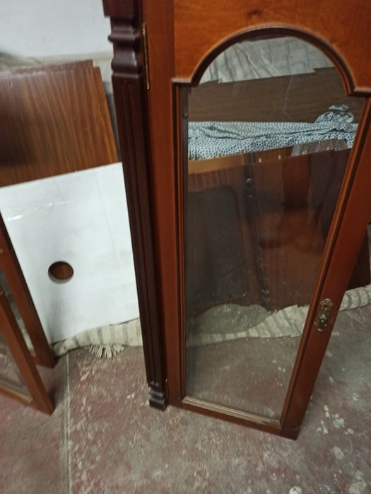 Vendo móvel cristaleira