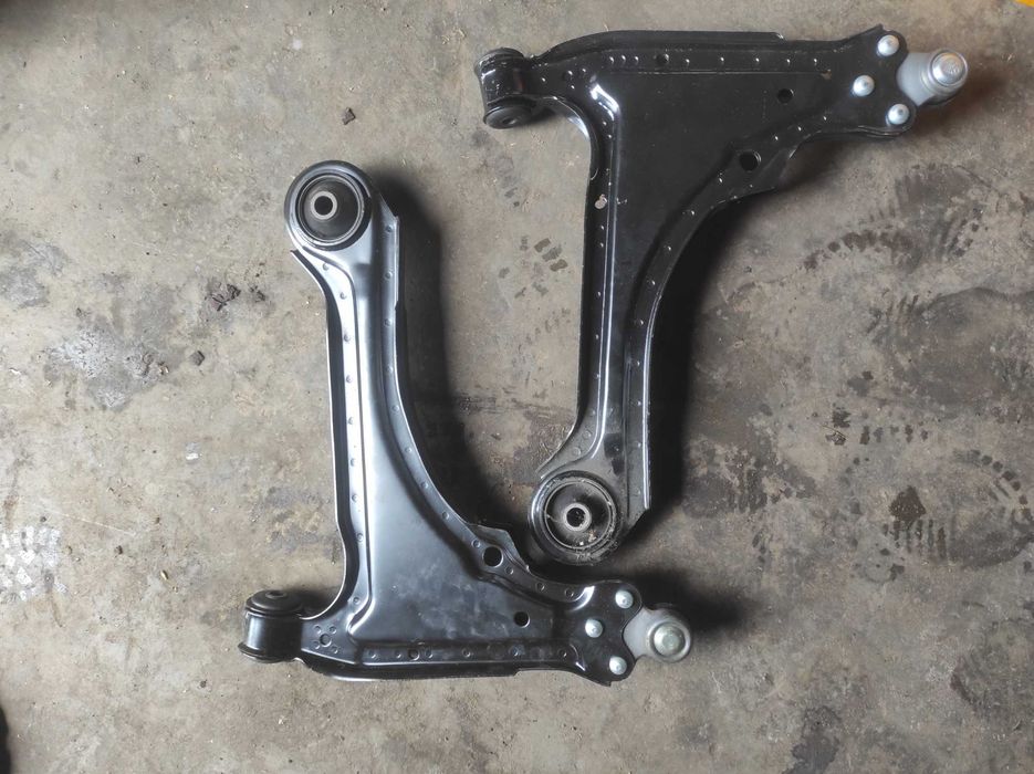 Нижній ричаг Опель вектра