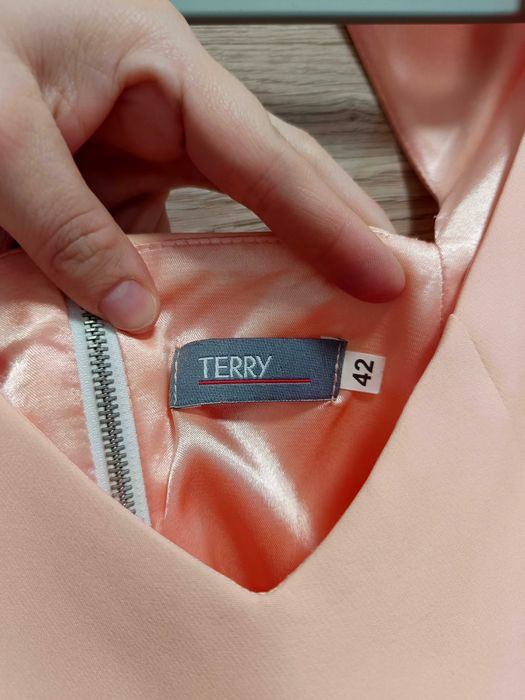 Sukienka tiulowa rozkloszowana, rozm. 42