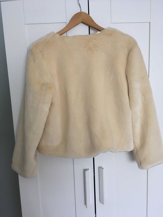 Casaco de pelo de cerimónia beje como novo