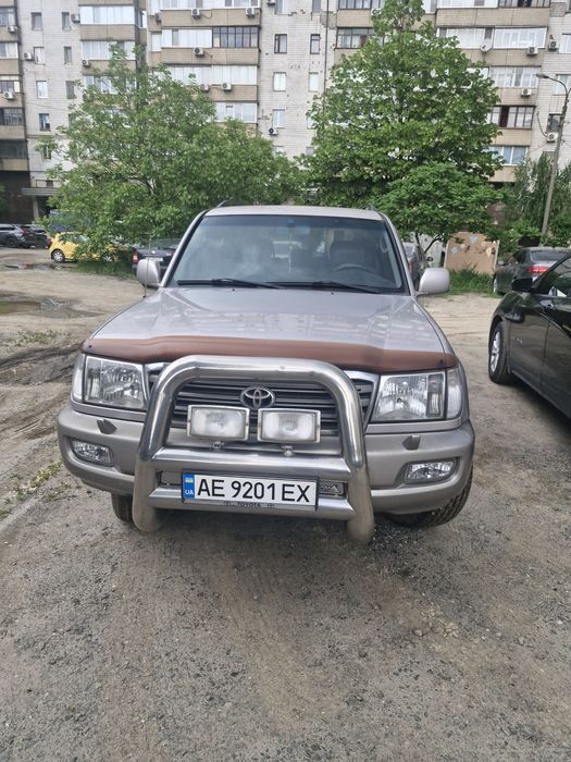 Toyota Land Cruiser 100 (2004) 4.7 Газ/Бензин От хозяина