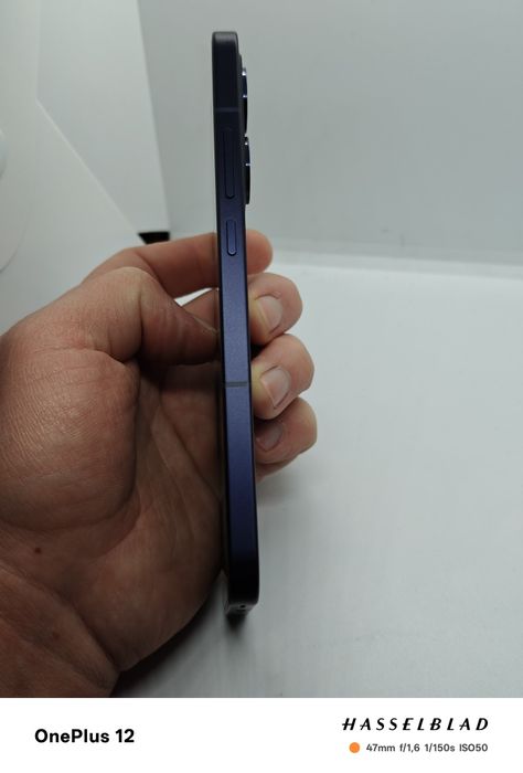Продам Oppo Reno  13 5G 12/256Gb