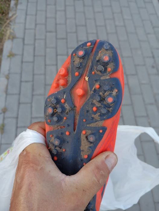 Футбольні бутси 32