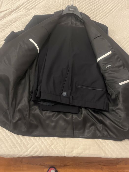 Smoking Kubenz Czarny piekny smoking z biala koszula Lancerto 42