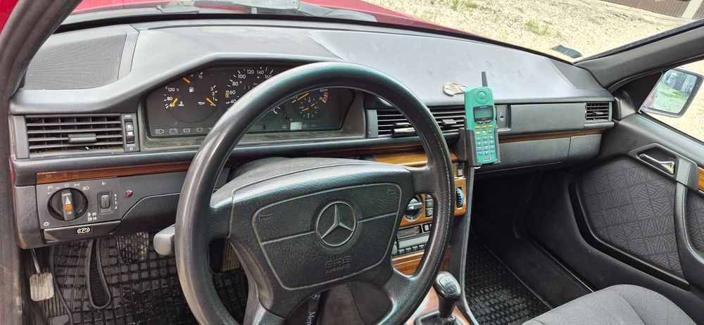 Mercedes-benz e220 w124