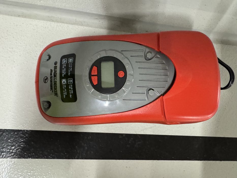 Black+Decker ASI300 kompresor samochodowy