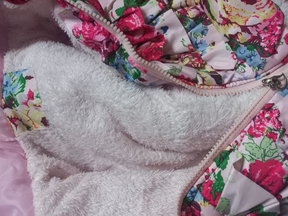 Śliczna urocza kurtka w kwiatki kwiaty falbanki płaszczyk zimowy