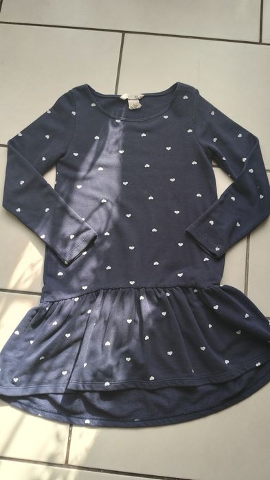 Granatowa sukienka w serduszka 122/128 H& M