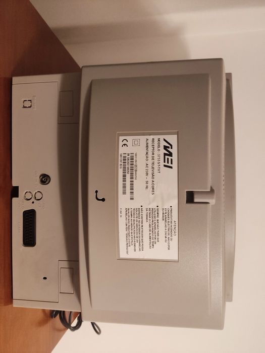 TV de 14 polegadas da marca MEI.