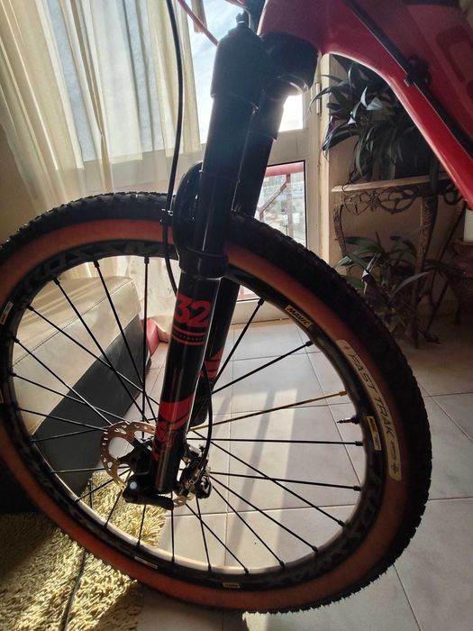 Bicicleta CUBE 29 CARBONO