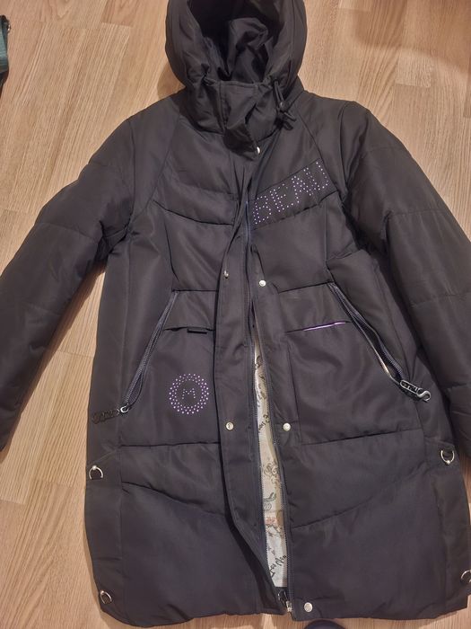 Дівчача курточка в новому стані