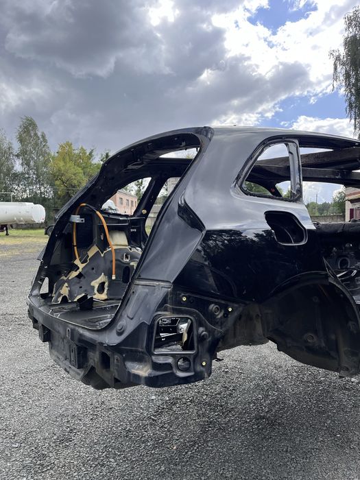 Кузов четвертина четверть Audi Q5 8R0 крило ланджерон поріг полка