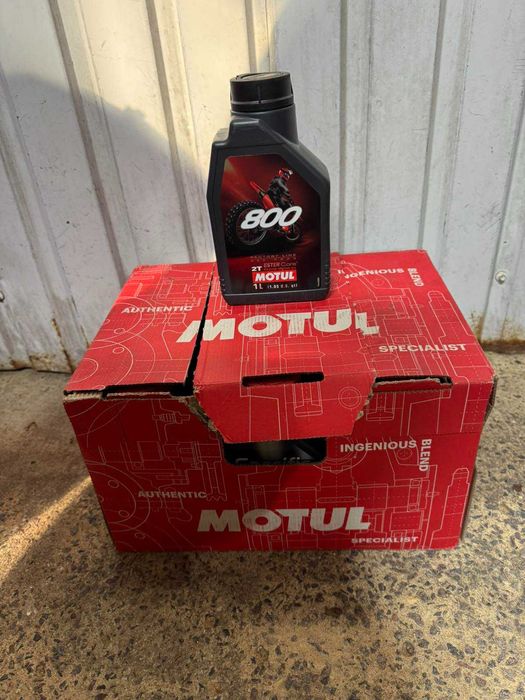 Моторне масло для 2 тактних двигунів Motul 800 FACTORY LINE OFF ROAD