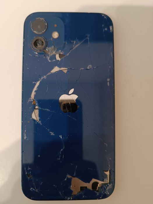 Vendo telemóvel iphone 12 de 128 gigas.