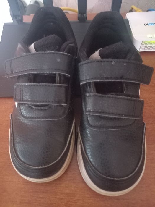 Кросівки адідас на хлопчика  27 р.