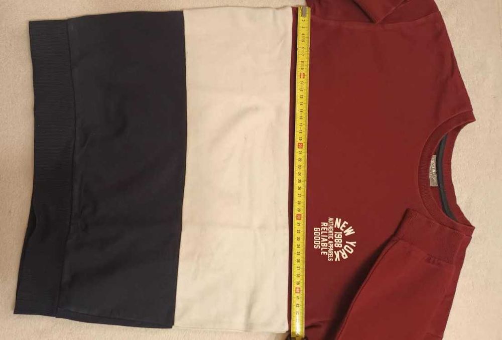 Dwie bluzy roz 146-152, rozmiary podane i na zdjęciach