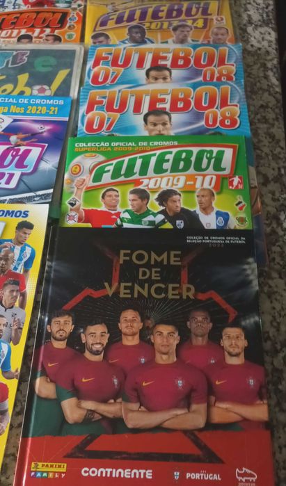 Lote de cadernetas de futebol