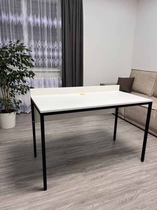 Компʼютерний стіл Mesa Львів 120×60х75 см Білий/Чорний (MCL-40)