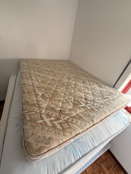 Cama completa + cabeceiras