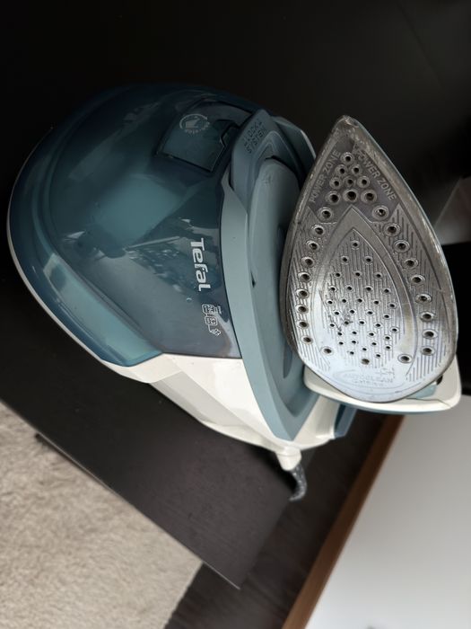 Ferro de engomar com caldeira tefal
