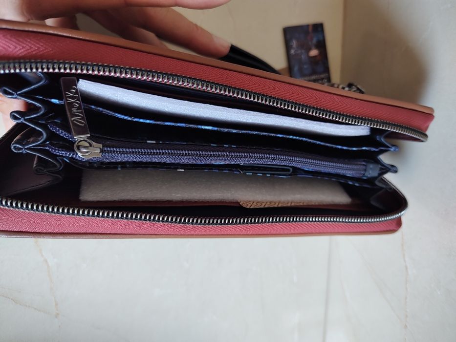 Nowy portfel Anekke Contemporary