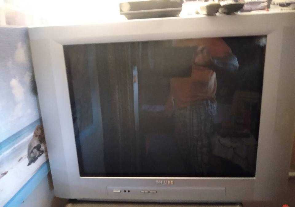 sprzedam telewizor Philips stereo  z dekoderem