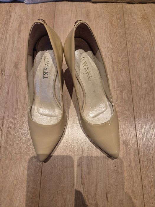 Beżowe / kremowe szpilki