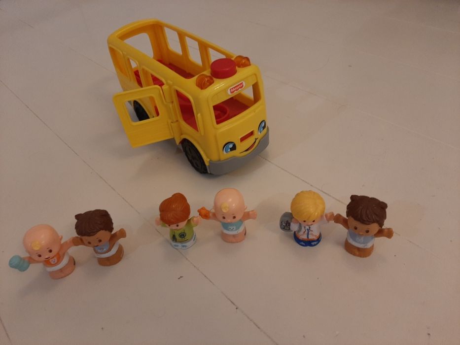 Autobus Little People interaktywny, plus figurki 6 dzieci