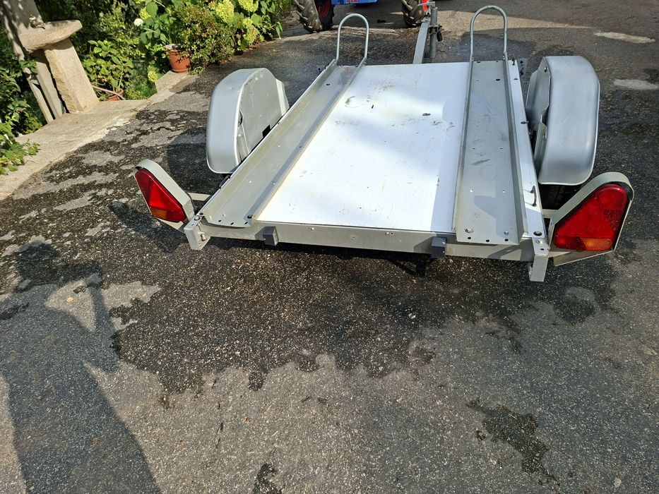 Reboque para 3 motas ou moto 4