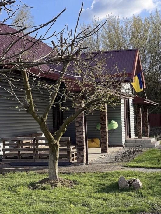 Здається у подобову або довгострокову аренду заміський будинок