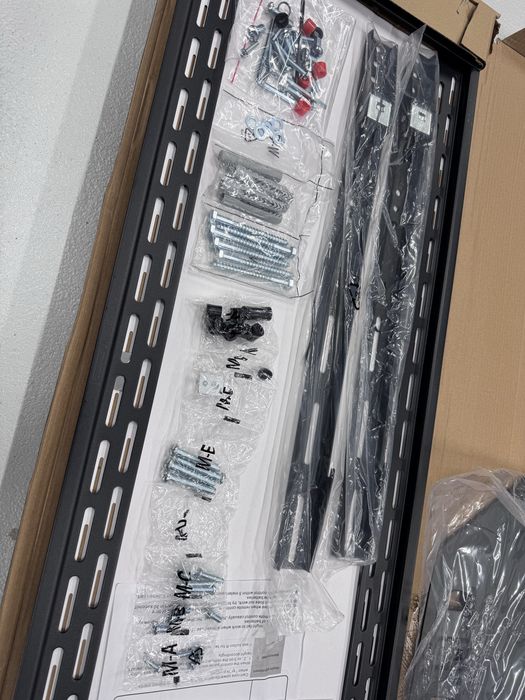 uchwyt ścienny M Universal Wallmount 100kg 900X600