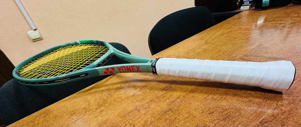 Продаю ракетку «YONEX 01 PERCEPT 97 (310G) OLIVE GREEN»