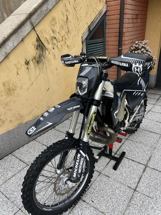 Husqvarna 300 TPI Matriculada