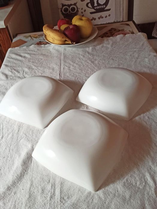 Набір білих глубоких тарілок, 3шт.