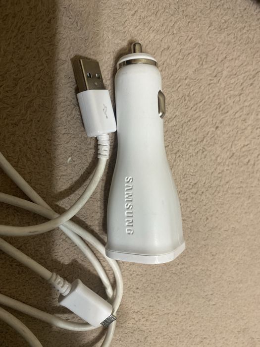 Автомобильное зарядное устройство Samsung